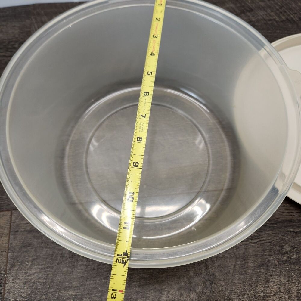 Vintage Rubbermaid Servin' Saver Large Cake Carrier Almond Base 13" X 7" - Picture 3 of 6